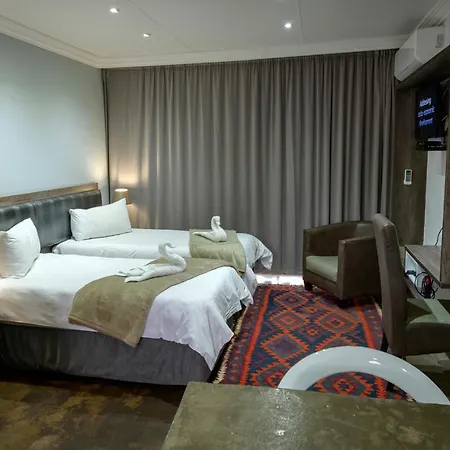 Sangiro Game Lodge Bloemfontein Buitenkant foto