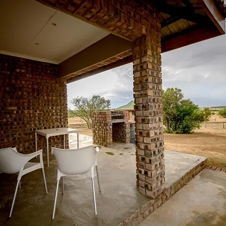 Sangiro Game Lodge Bloemfontein Buitenkant foto