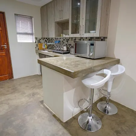 Sangiro Game Lodge Bloemfontein Buitenkant foto